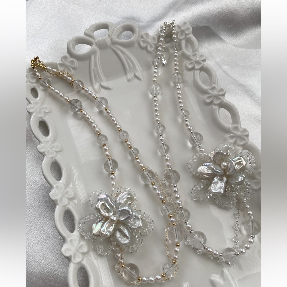 GP46-Handmade Flower Petal Pearl And Clear Quartz Necklace - Picture 13 of 13